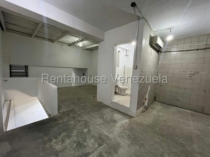 Comercial (Local Comercial) en Venta en Quinta Crespo, Distrito Metropolitano - 14
