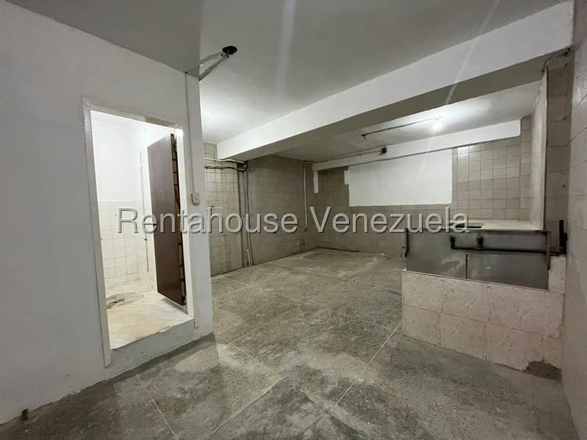Comercial (Local Comercial) en Venta en Quinta Crespo, Distrito Metropolitano - 15