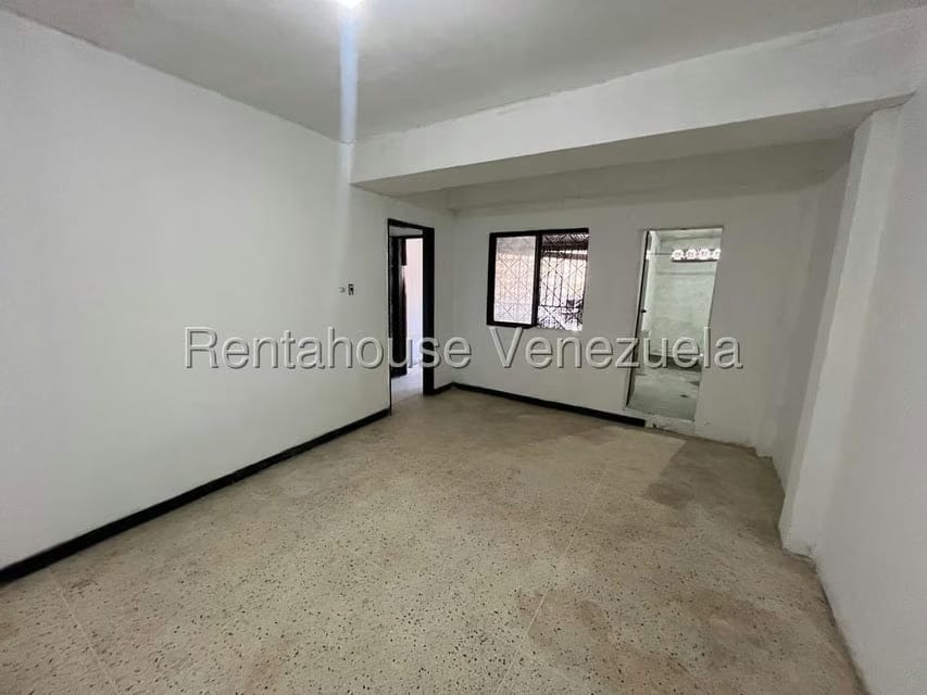 Comercial (Local Comercial) en Venta en Quinta Crespo, Distrito Metropolitano - 3