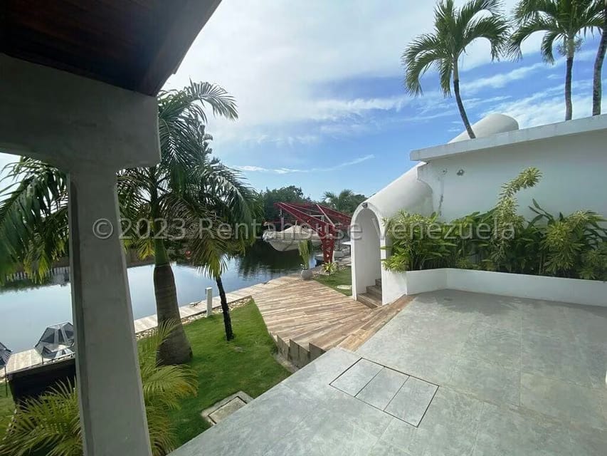 Negocios y Empresas (Hotel) en Venta en Ciudad Balneario Higuerote, Miranda - 2