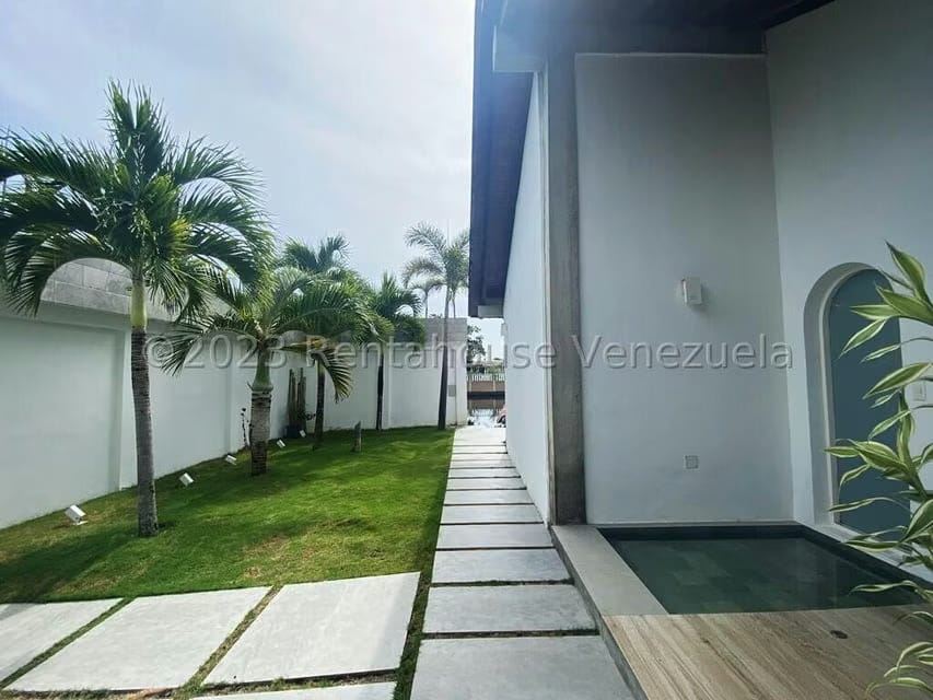 Negocios y Empresas (Hotel) en Venta en Ciudad Balneario Higuerote, Miranda - 12