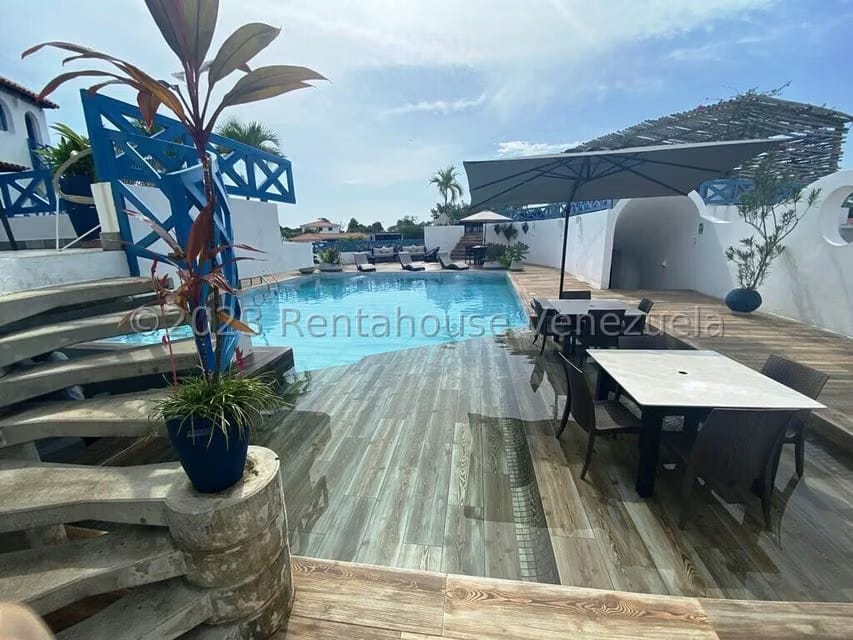 Negocios y Empresas (Hotel) en Venta en Ciudad Balneario Higuerote, Miranda - 24