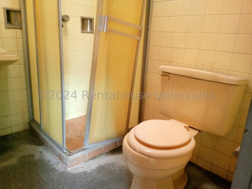 Comercial (Galpon - Deposito) en Venta en Parque Industrial San Rafael, Miranda - 24