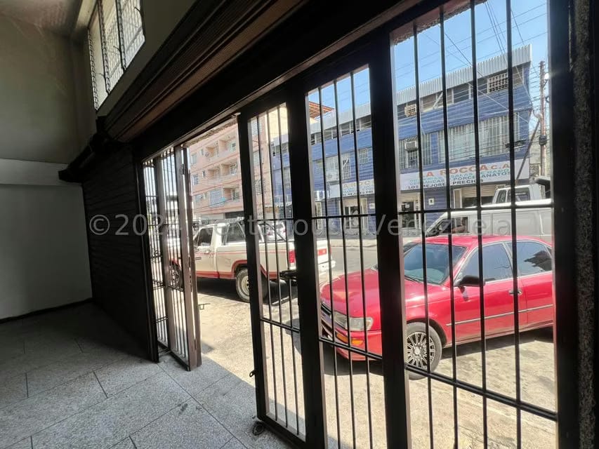 Comercial (Local Comercial) en Venta en Centro, Aragua - 3