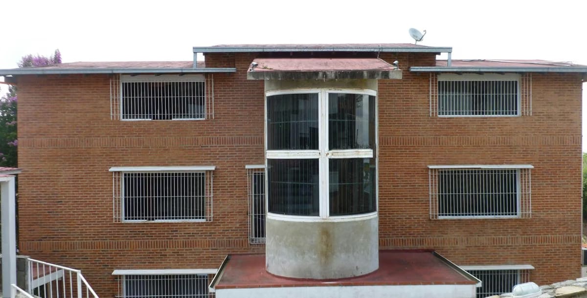 Casa (Multipes Niveles) en Venta en Lomas del Halcon, Distrito Metropolitano - 2