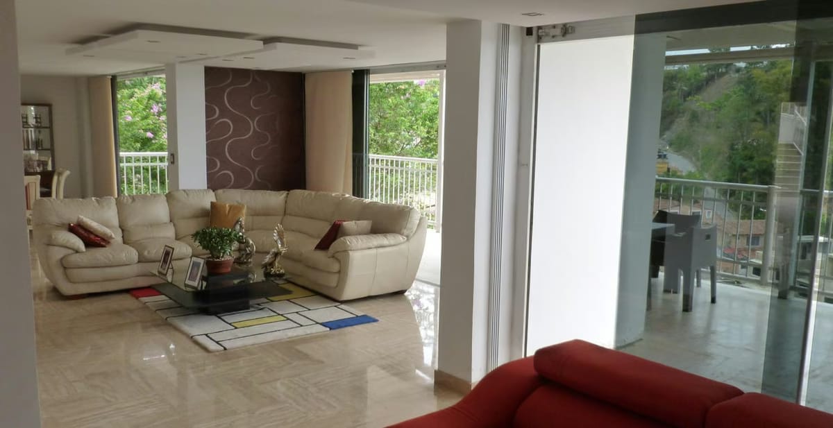 Casa (Multipes Niveles) en Venta en Lomas del Halcon, Distrito Metropolitano - 18