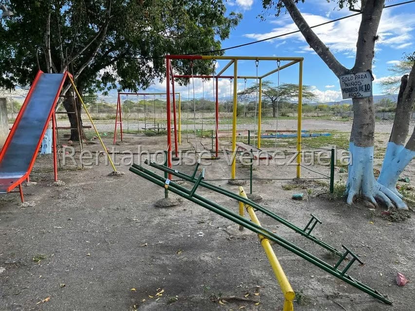 Comercial (Local Comercial) en Venta en Municipio Jimenez, Lara - 38