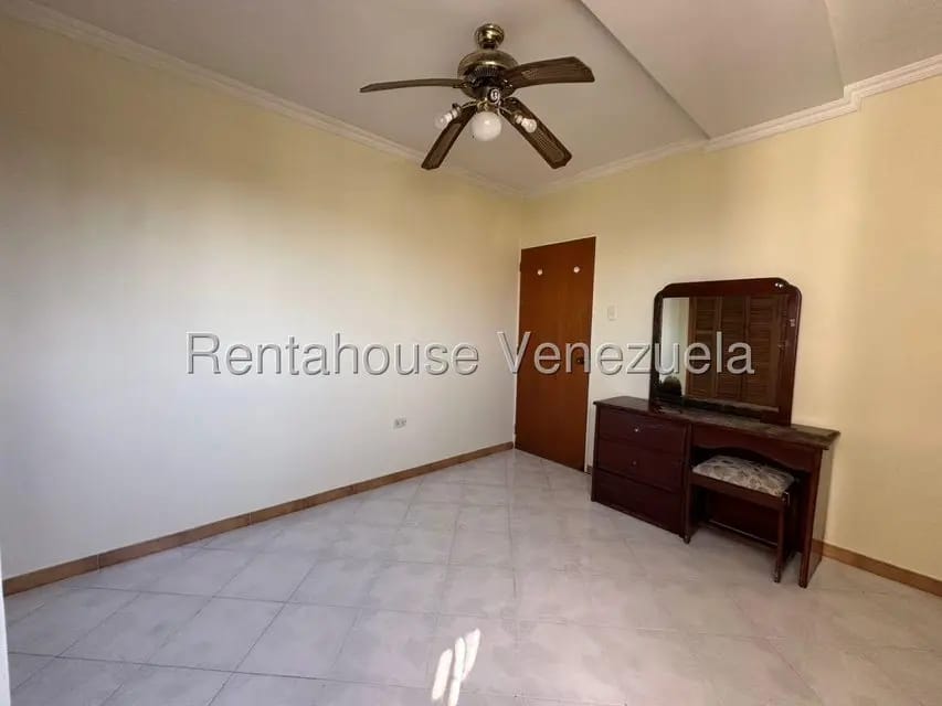 Apartamento (1 Nivel) en Alquiler en Fundalara, Lara - 25