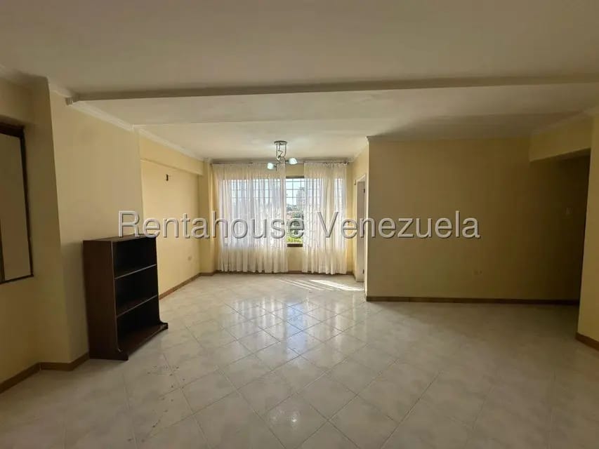 Apartamento (1 Nivel) en Alquiler en Fundalara, Lara - 6