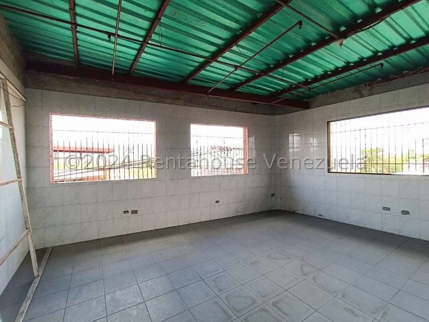 Comercial (Local Comercial) en Venta en Guatire, Miranda - 11