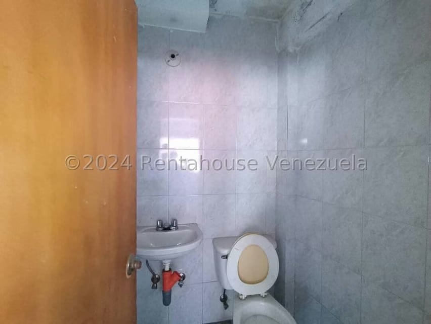 Comercial (Local Comercial) en Venta en Guatire, Miranda - 4