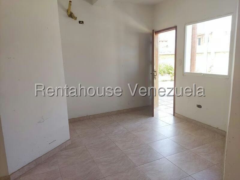 Apartamento (Duplex) en Venta en Flamingo, Falcon - 13
