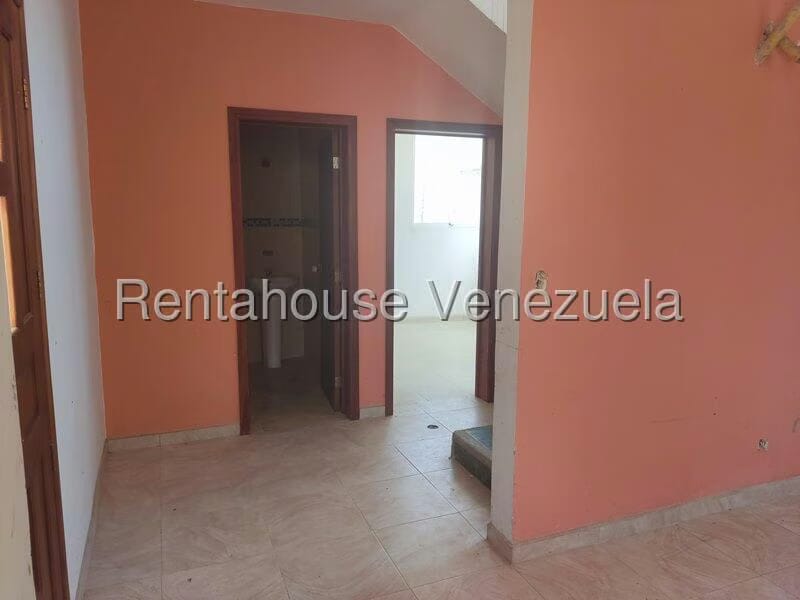 Apartamento (Duplex) en Venta en Flamingo, Falcon - 4