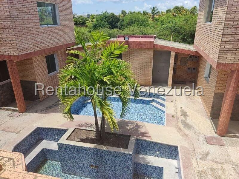 Apartamento (Duplex) en Venta en Flamingo, Falcon - 35