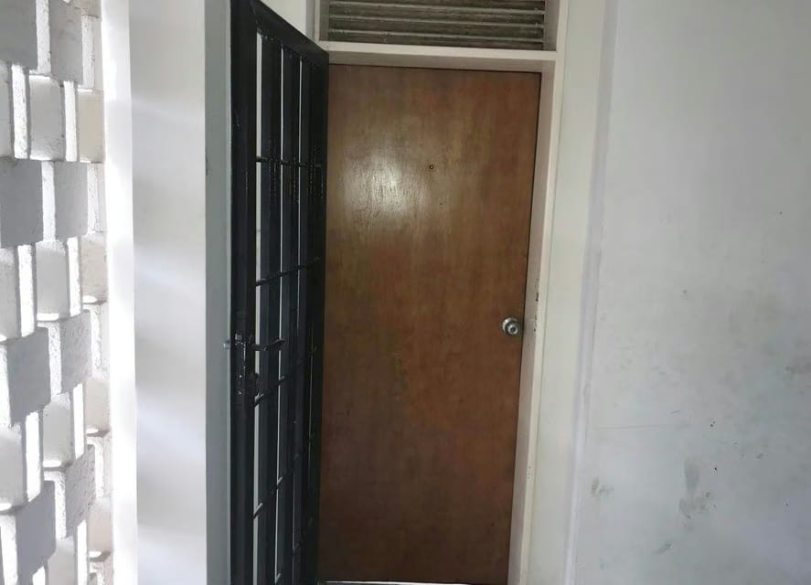 Comercial (Oficina) en Alquiler en Avenida Bella Vista, Zulia - 2