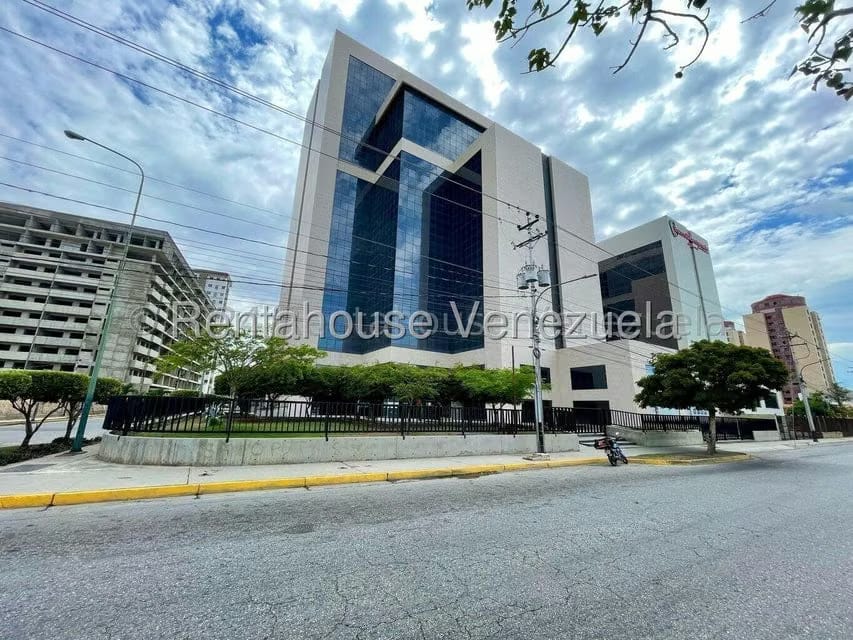 Comercial (Oficina) en Venta en Zona Este, Lara - 2
