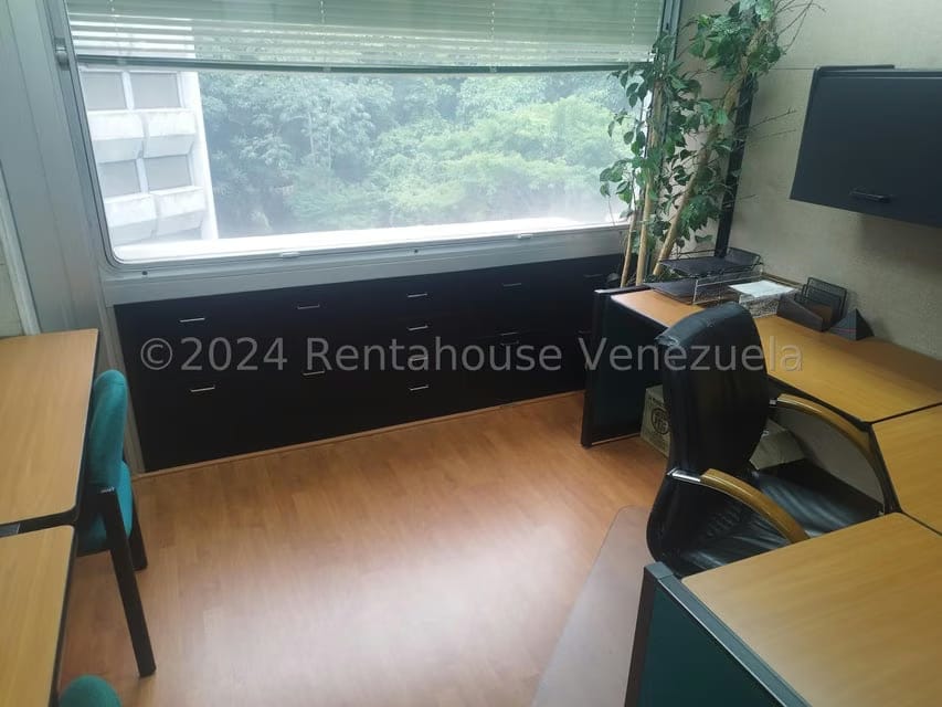 Comercial (Oficina) en Venta en Santa Paula, Distrito Metropolitano - 13