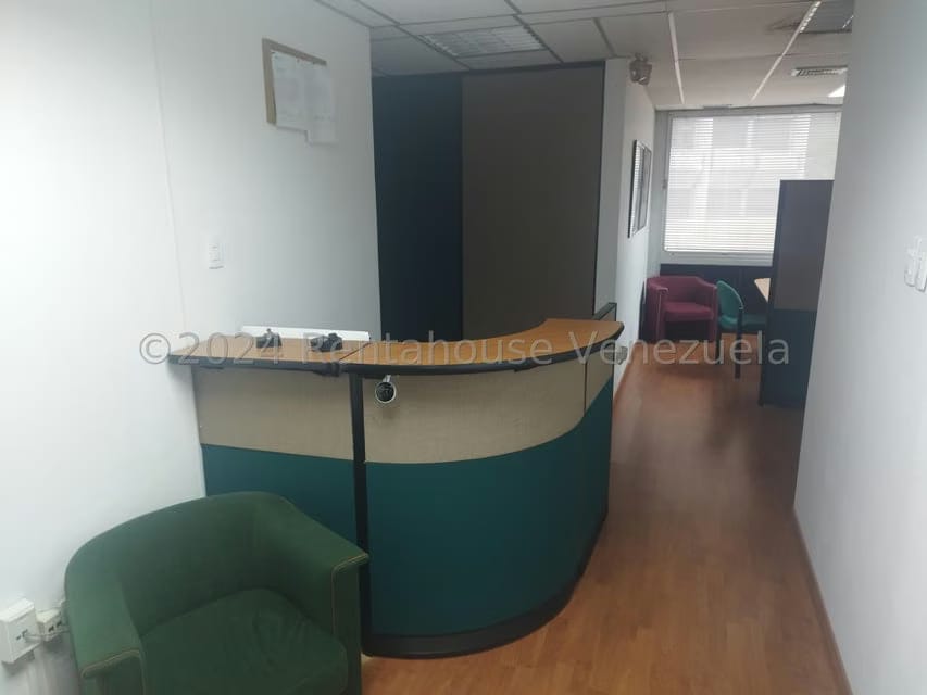 Comercial (Oficina) en Venta en Santa Paula, Distrito Metropolitano - 16