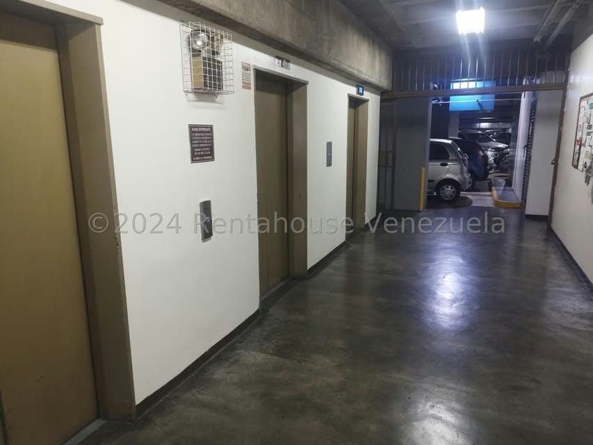 Comercial (Oficina) en Venta en Santa Paula, Distrito Metropolitano - 22