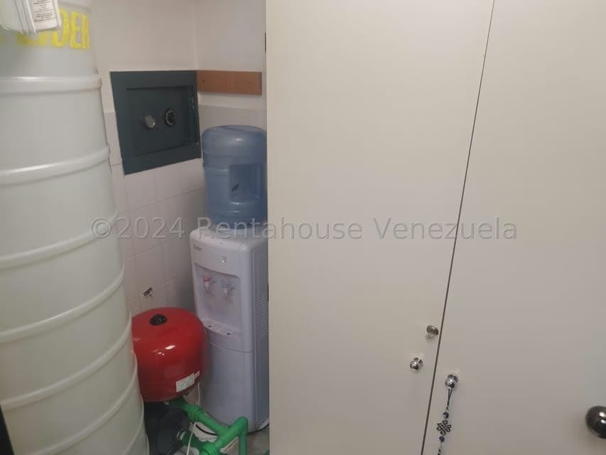 Comercial (Oficina) en Venta en Santa Paula, Distrito Metropolitano - 24