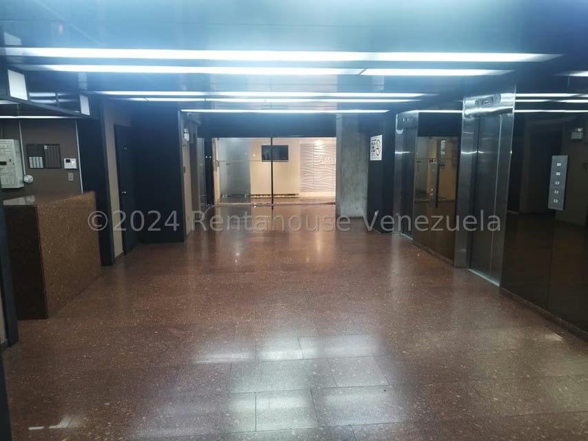 Comercial (Oficina) en Venta en Santa Paula, Distrito Metropolitano - 26