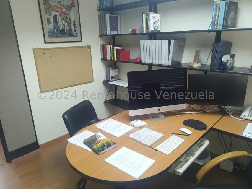 Comercial (Oficina) en Venta en Santa Paula, Distrito Metropolitano - 4