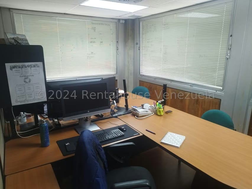 Comercial (Oficina) en Venta en Santa Paula, Distrito Metropolitano - 6