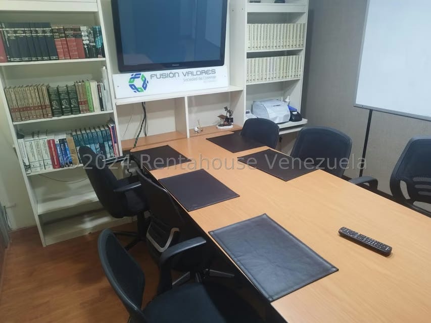 Comercial (Oficina) en Venta en Santa Paula, Distrito Metropolitano - 7
