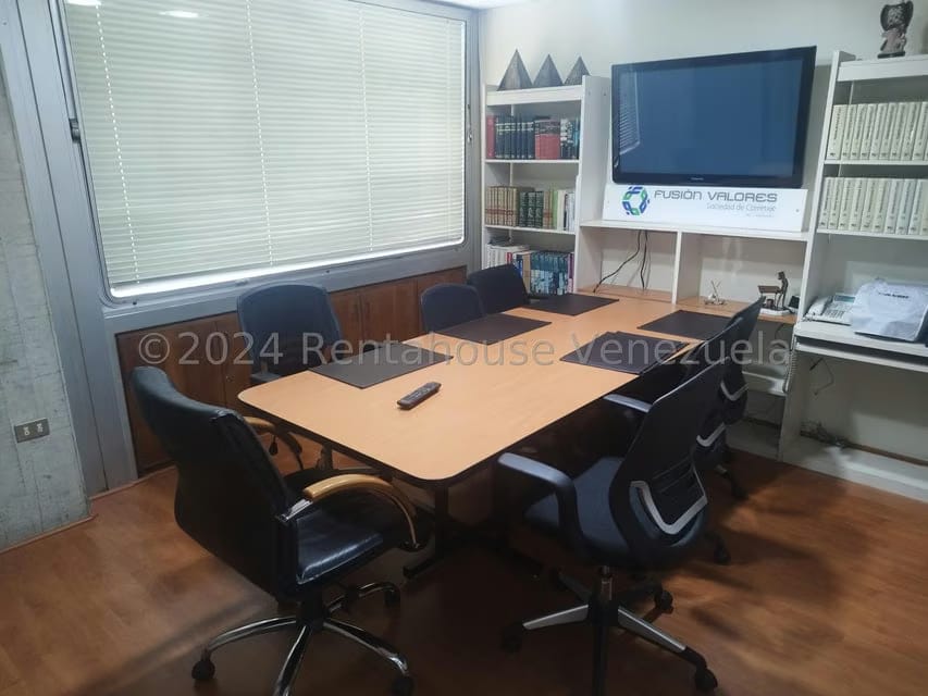 Comercial (Oficina) en Venta en Santa Paula, Distrito Metropolitano - 8