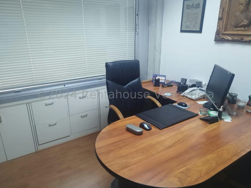 Comercial (Oficina) en Venta en Santa Paula, Distrito Metropolitano - 10