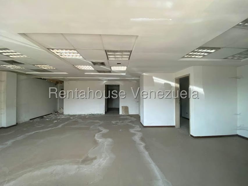 Comercial (Local Comercial) en Venta en Zona Industrial Sur, Zulia - 4