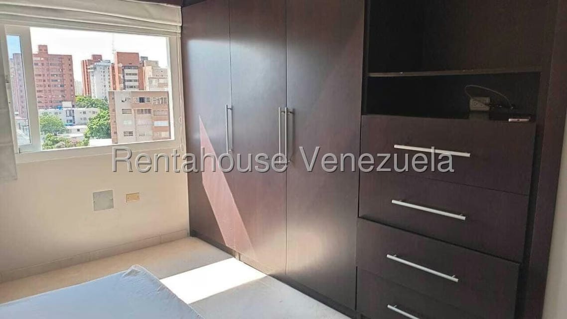 Apartamento (Multiples Niveles) en Alquiler en La Lago, Zulia - 15