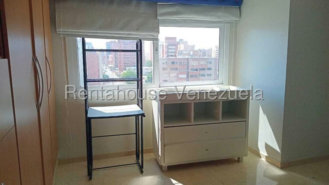 Apartamento (Multiples Niveles) en Alquiler en La Lago, Zulia - 16