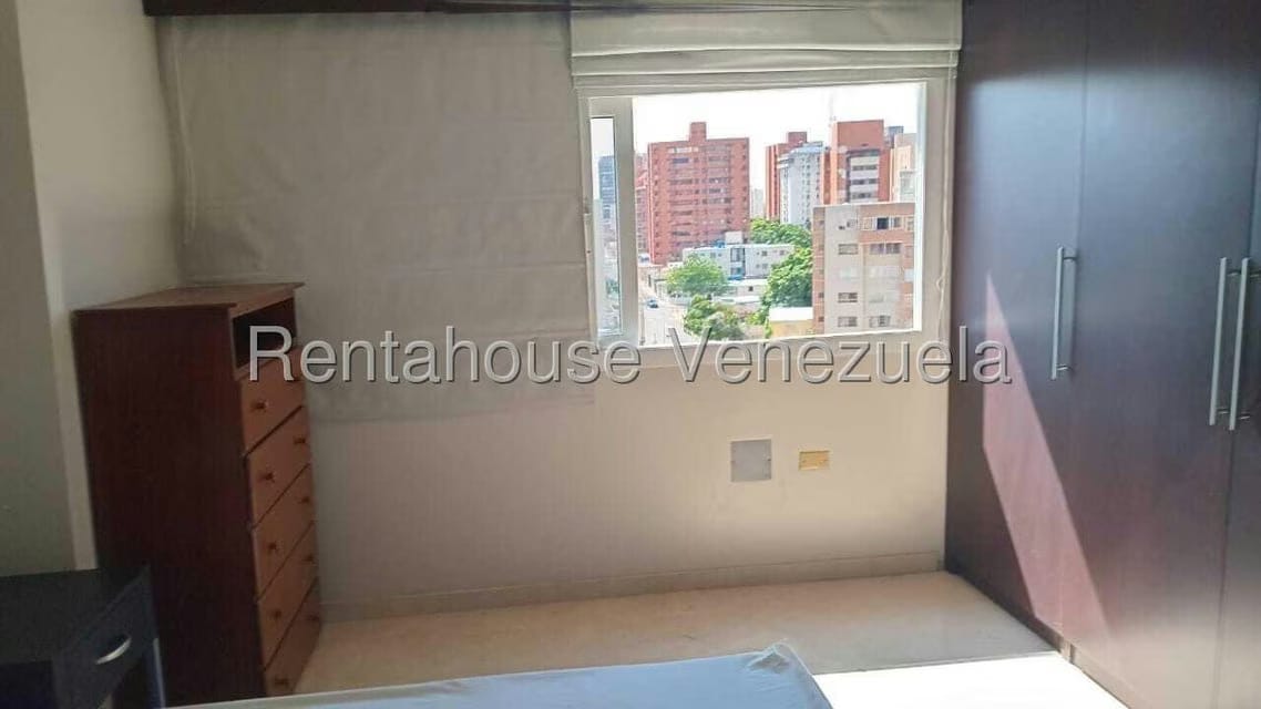 Apartamento (Multiples Niveles) en Alquiler en La Lago, Zulia - 19
