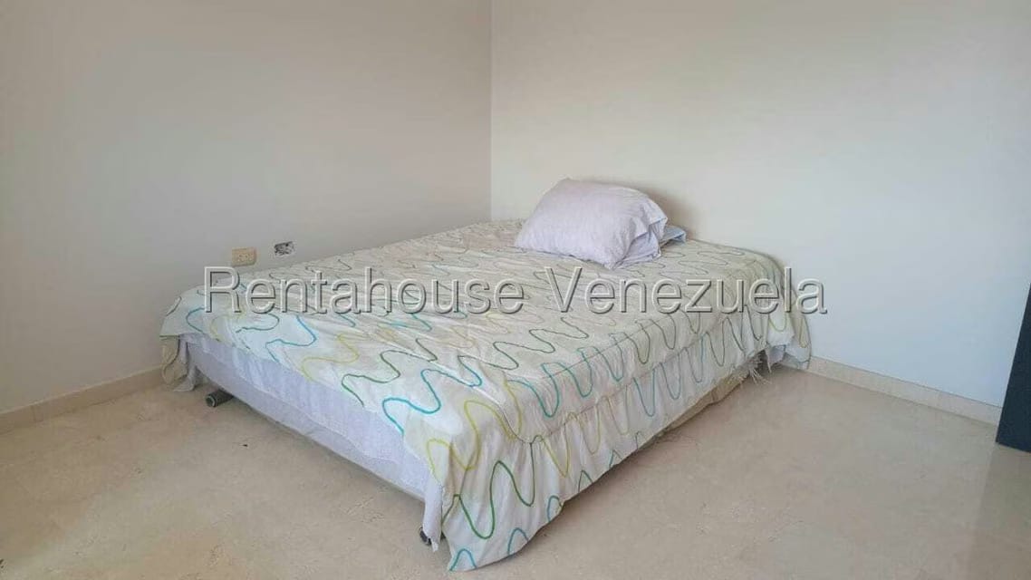 Apartamento (Multiples Niveles) en Alquiler en La Lago, Zulia - 5