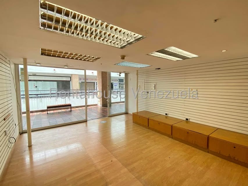 Comercial (Local Comercial) en Alquiler en Prados del Este, Distrito Metropolitano - 6