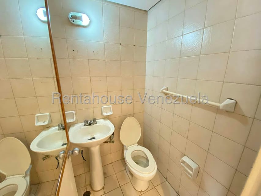 Comercial (Local Comercial) en Alquiler en Prados del Este, Distrito Metropolitano - 8