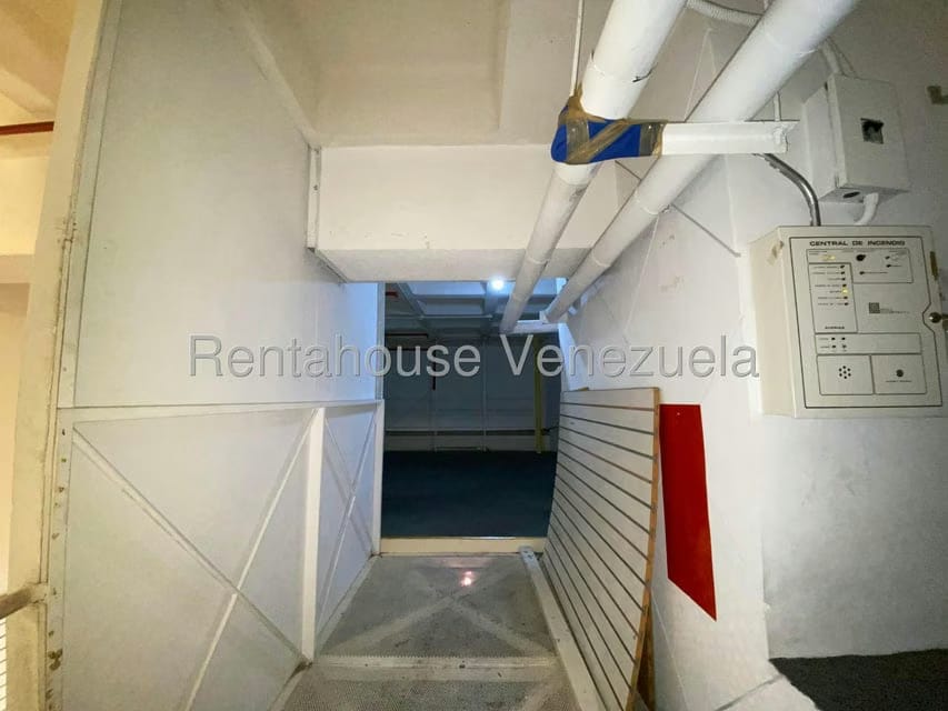 Comercial (Local Comercial) en Alquiler en Prados del Este, Distrito Metropolitano - 10