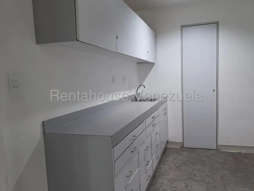 Comercial (Local Comercial) en Venta en La Urbina, Distrito Metropolitano - 12