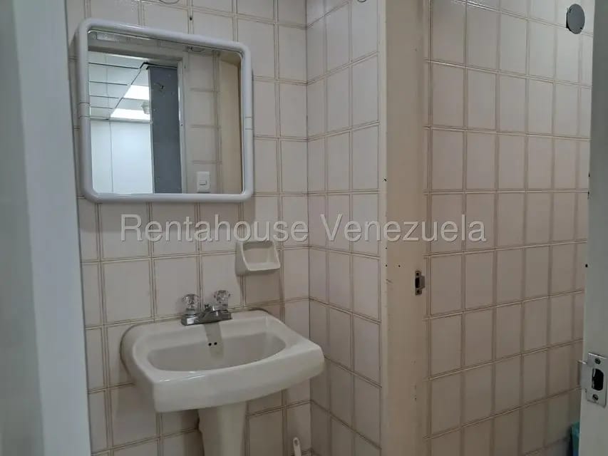 Comercial (Local Comercial) en Venta en La Urbina, Distrito Metropolitano - 13