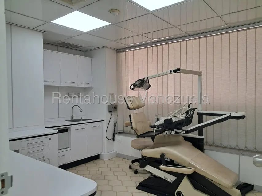 Comercial (Local Comercial) en Venta en La Urbina, Distrito Metropolitano - 4