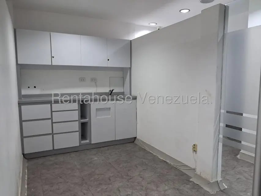 Comercial (Local Comercial) en Venta en La Urbina, Distrito Metropolitano - 8