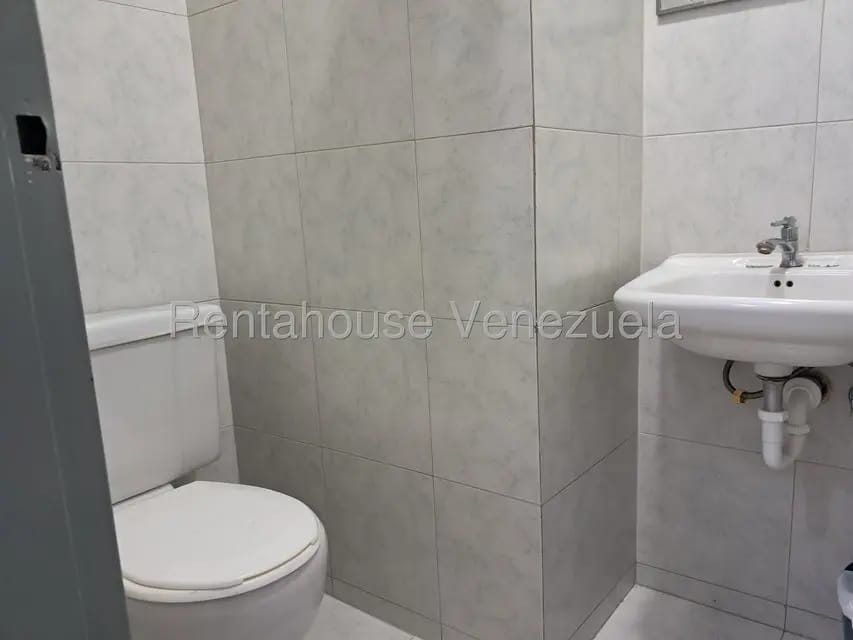 Comercial (Local Comercial) en Venta en La Urbina, Distrito Metropolitano - 9