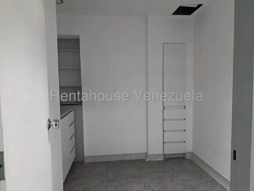 Comercial (Local Comercial) en Venta en La Urbina, Distrito Metropolitano - 10