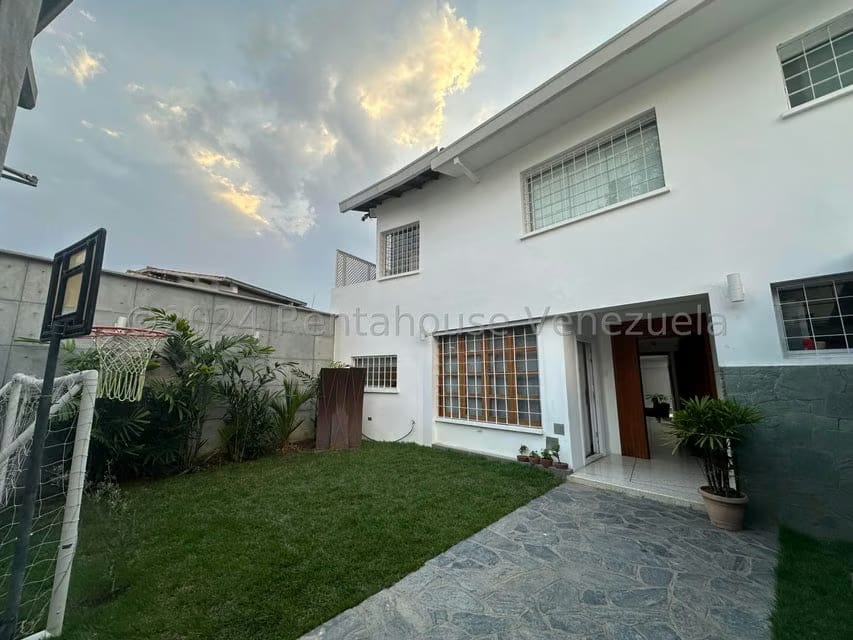 Casa (Multipes Niveles) en Venta en Colinas de Bello Monte, Distrito Metropolitano - 2