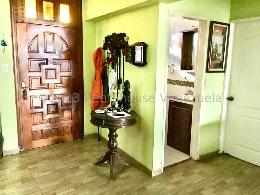 Casa (Multipes Niveles) en Venta en Parque el Retiro, Miranda - 2