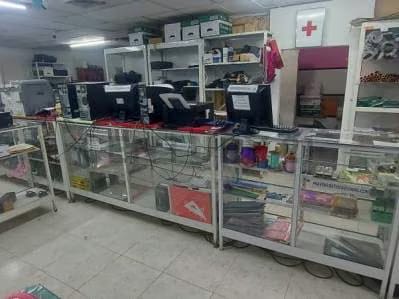 EN VENTA AMPLIO LOCAL COMERCIAL EN C.C SIETE AV. INTERCOMUNAL BARCELONA - 9