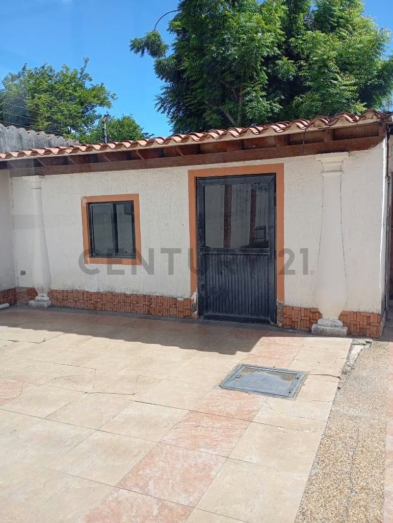 Amplia Casa, con fines residencial y comercial. - 20