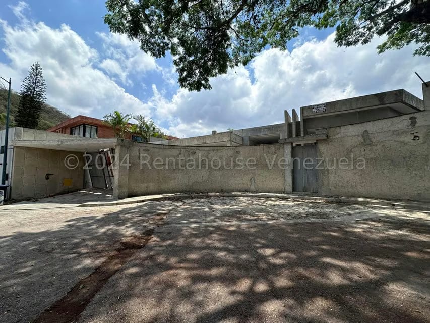 Casa (1 Nivel) en Venta en Prados del Este, Distrito Metropolitano - 2