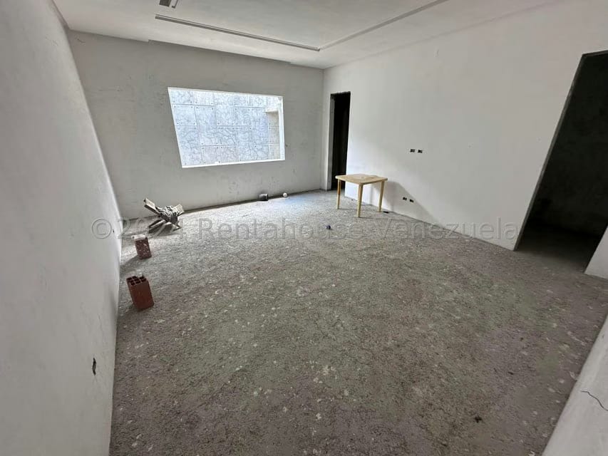 Casa (1 Nivel) en Venta en Prados del Este, Distrito Metropolitano - 33